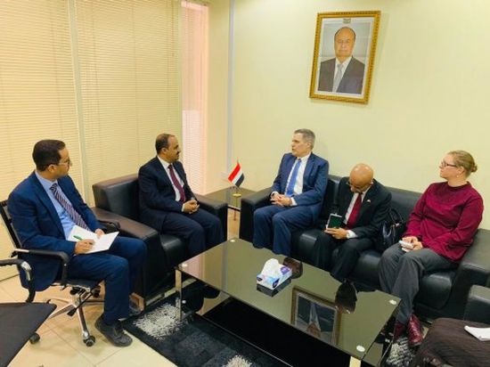 تفاصيل لقاء الإرياني بالسفير الأمريكي لدى اليمن