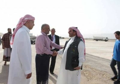 وفد طبي سعودي يرعى حملة علاجية لمرضى العيون بسيئون (صور)