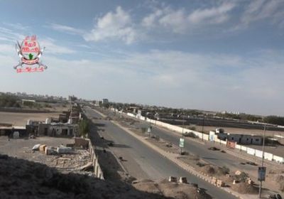مليشيا الحوثي تقصف مواقع ألوية العمالقة في الدريهمي بالحديدة