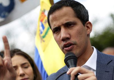 "غوايدو" يصدر قرارًا رئاسيًا بالسماح بدخول المساعدات الإنسانية لفنزويلا