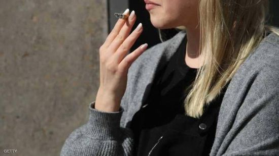 دراسة: التدخين يفقد العين تمييز الألوان