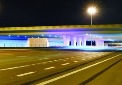 أبوظبي تستبدل إنارة 21 جسرا من التقليدية إلى LED