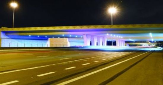 أبوظبي تستبدل إنارة 21 جسرا من التقليدية إلى LED