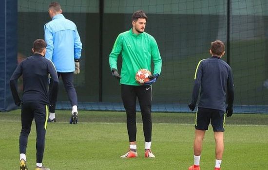 جوارديولا يفكر في مفاجأة تشيلسي بهذا اللاعب