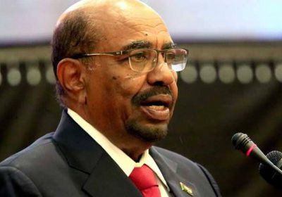 "البشير" يحل الحكومة السودانية ويكلف سعد عمر رئيسًا للوزراء