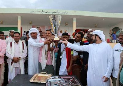 نادي الشرق يفوز ببطولة الدوري العام لكرة القدم بسقطرى (صور)