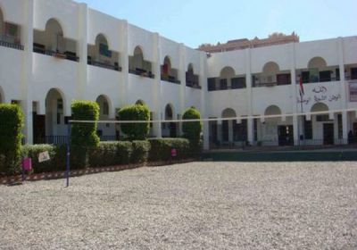 للتغطية على إضراب المعلمين.. المليشيات تجبر الطلاب على دفع 1000 ريال شهريا بصنعاء