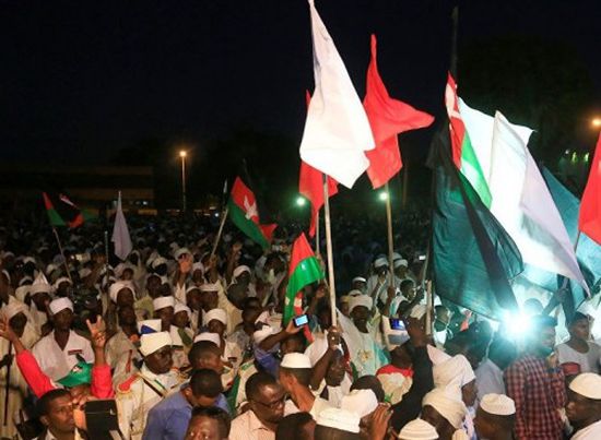 الحزب السوداني الحاكم يتعهد بالتعاون للوصول إلى تداول سلمي للسلطة