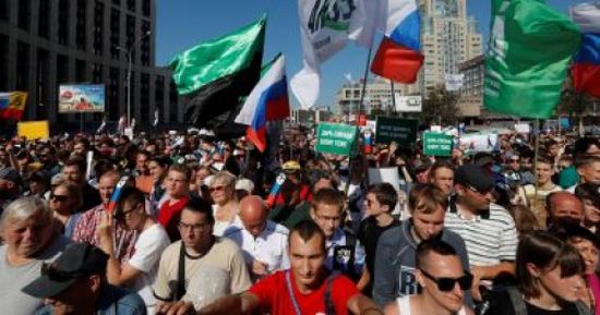 آلاف الروس يشاركون في مسيرة سنوية لإحياء لذكرى زعيم معارضة