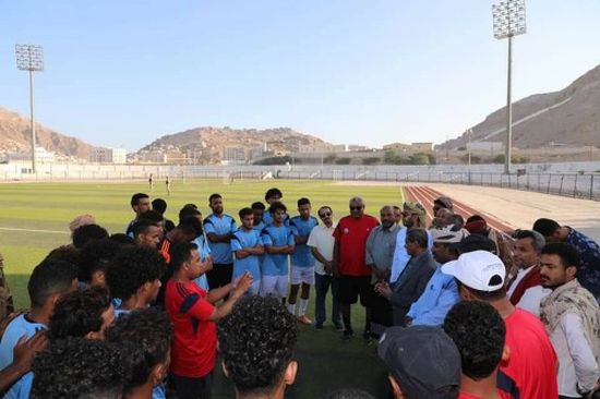 بالصور.. البحسني يزور بعثة المنتخب الأولمبي في المكلا