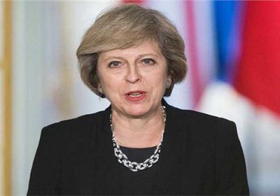 تيريزا ماي تتعلم البلياردو خلال القمة العربية الأوروبية (فيديو)