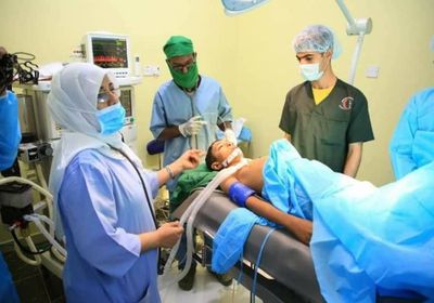 تدشين مخيم الشفة الأرنبية وقبة الحنك لدى الأطفال بعدن