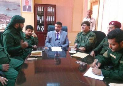 محافظ عدن: حريصون على توفير الإمكانيات لسير عمل الأجهزة الأمنية
