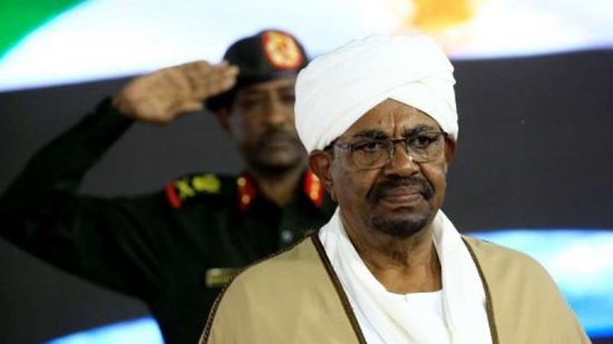 الرئيس السوداني يحظر توزيع وبيع المحروقات 