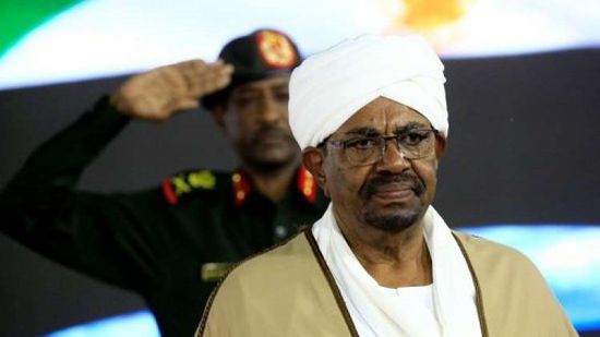 الرئيس السوداني يحظر توزيع وبيع المحروقات