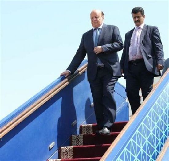 هادي يصل الرياض بعد مشاركته في القمة العربية الأوروبية 