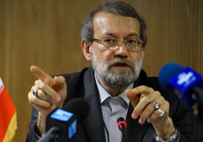 رئيس البرلمان الإيراني يرفض النقاش حول استقالة "ظريف"