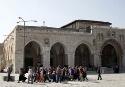 شعارات يهودية على أحد أبواب المسجد الأقصى