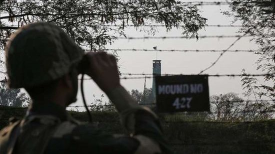 تبادل إطلاق النار بين الهند وباكستان عبر الحدود فى كشمير