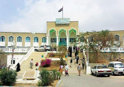 بعد اقتحام إصلاحيين له.. قرارات مهمة بخصوص مستشفى الثورة بتعز