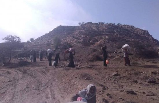 تقرير: نزوح 1669 أسرة من كُشر جراء حصار الحوثيين