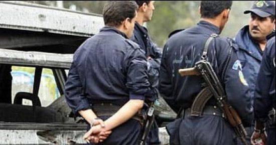 الشرطة الجزائرية تقبض على عدد من الصحفيين في احتجاجات بالعاصمة