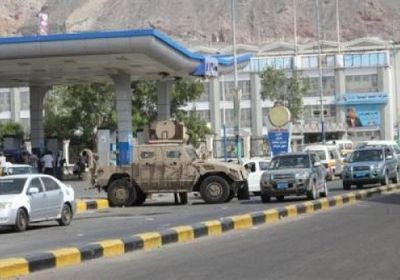 أزمة في وقود السيارات بالعاصمة عدن.. وتخوفات من رفع التسعيرة