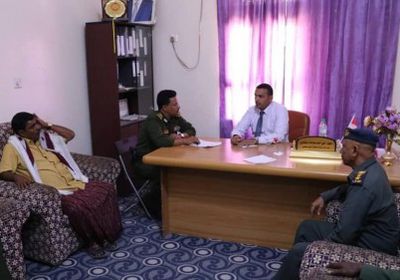 محافظ سقطرى يبحث آلية تفعيل وتطوير أداء الأجهزة الأمنية