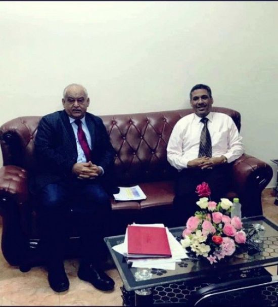 لقاء بين رئيس الانتقالي بعدن والمدير التنفيذي لمطابع الكتاب المدرسي لهذا السبب