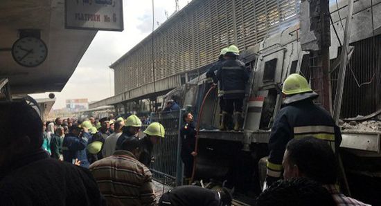 النائب العام المصري يأمر بحبس 6 متهمين في حادث القطار