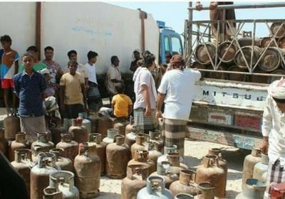 توزيع 800 إسطوانة غاز منزلي بمديرية الريدة وقصيعر