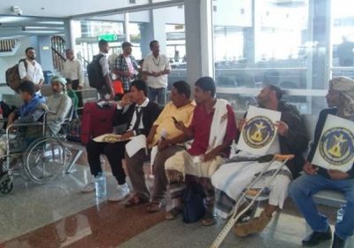 بدعم إماراتي.. الانتقالي الجنوبي ينقل 35 جريحاً للعلاج في مصر&nbsp;