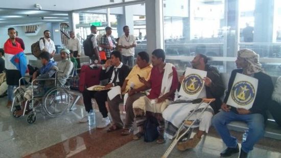 بدعم إماراتي.. الانتقالي الجنوبي ينقل 35 جريحاً للعلاج في مصر 