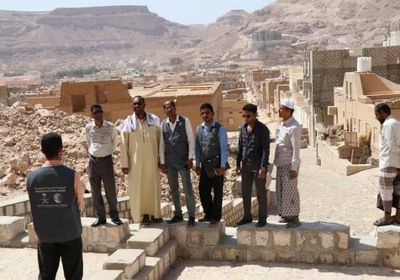 بتمويل سعودي.. الانتهاء من رصف مجرى عيديد الشمالي بمديرية تريم (صور)