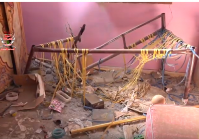 مليشيا الحوثي تجدد قصفها لمنازل المواطنين في حي منظر (فيديو)