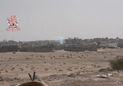 مليشيات الحوثي تجدد قصفها على مواقع العمالقة في الدريهمي