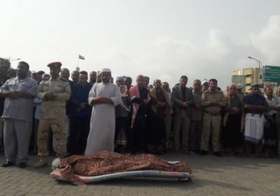 تشييع جثمان السياسي البارز علي صالح مقبل إلى مثواه الأخير (صور)