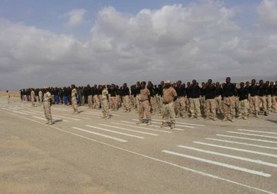 تدشين دورتي المهام الخاصة والتشريفات بقيادة المنطقة العسكرية الثانية (صور)