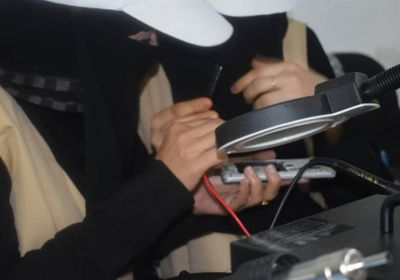 دورات تدريبية لصيانة الجوالات وصناعة الألبان في الحوطة والمسيمير بلحج (صور)&nbsp;