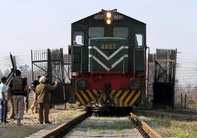 بعد التهدئة.. باكستان تستأنف رحلات القطار السريع للهند