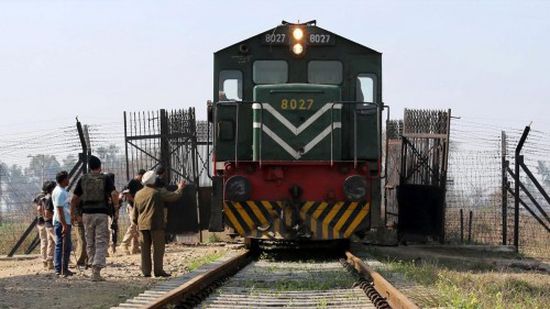 بعد التهدئة.. باكستان تستأنف رحلات القطار السريع للهند