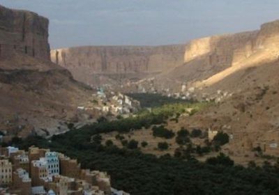 وكيل أول حضرموت يتفقد العمل في مشروع مبنى مجمع النيابات بالمكلا