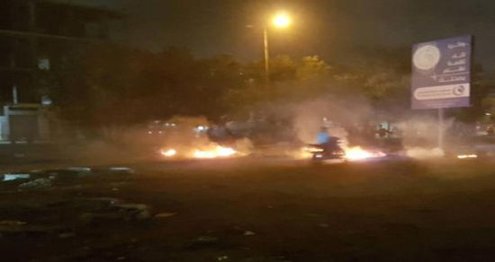 احتجاجات شعبية غاضبة بخورمكسر على خلفية مقتل الشاب رأفت دنبع (صور)