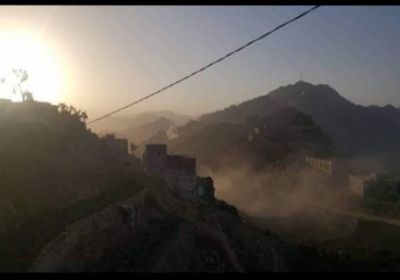 قصف حوثي عنيف على قرى ومناطق قبائل حجور في كشر&nbsp;