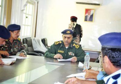 مدير شرطة المهرة يوجه بإزالة المظاهر العشوائية في الغيضة