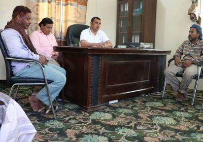 محافظ سقطرى يتفقد إدارة محطة توليد الطاقة الكهربائية بحديبو