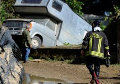 إعصار مدمر يؤدي بحياة سبعة أشخاص على الأقل في أمريكا