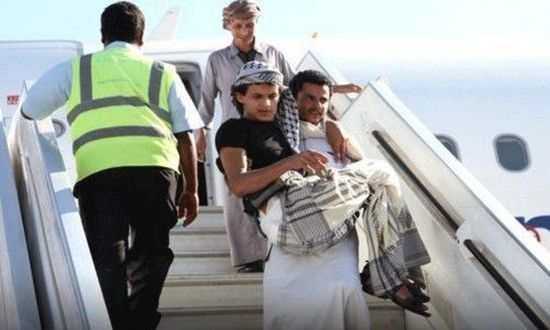 على نفقة الحكومة ..نقل 19 مصاباً إلى مصر لاستكمال العلاج 