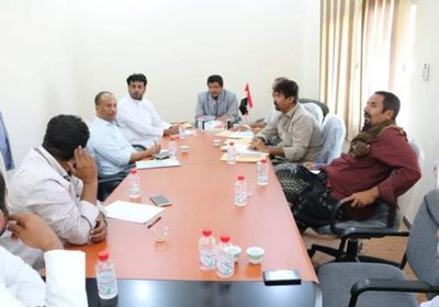 فتح مظاريف 4 مناقصات خاصة لمشاريع خدمية بالمهرة  (صور)