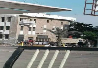 عناصر تخريبية تابعة للإصلاح تقطع شارع مدرم بالمعلا